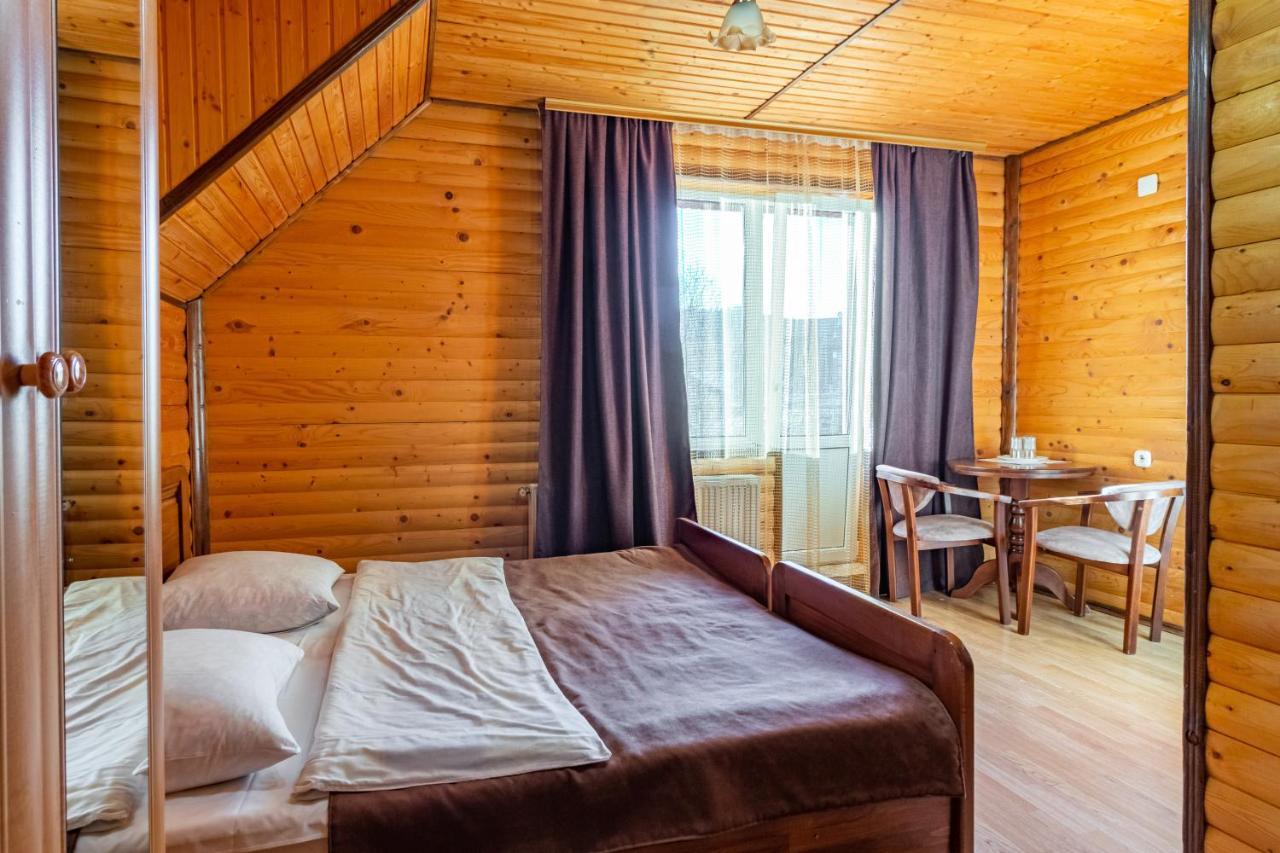 Гуцульська Світлиця Hotel Bukovel Exterior photo