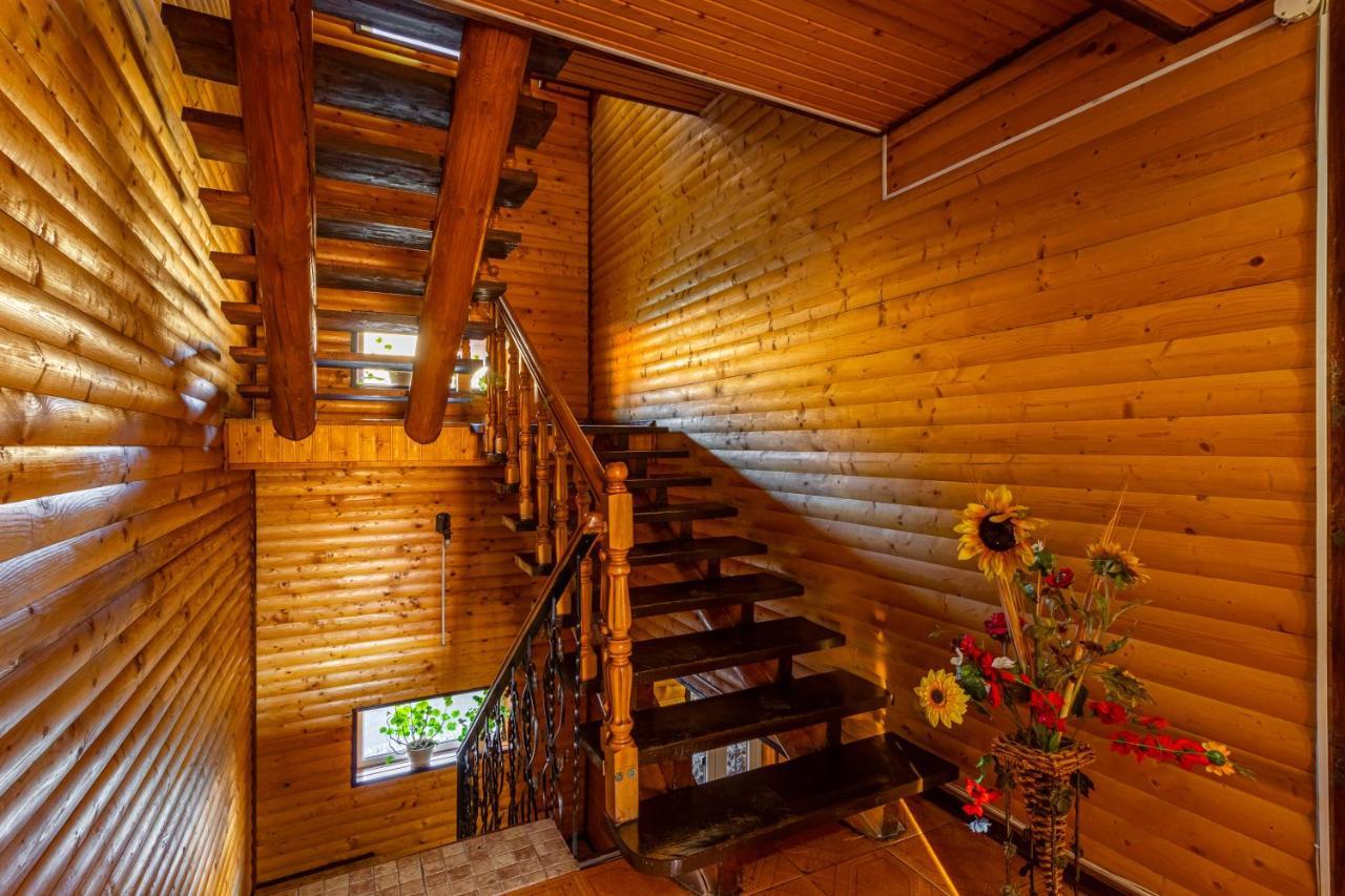 Гуцульська Світлиця Hotel Bukovel Exterior photo