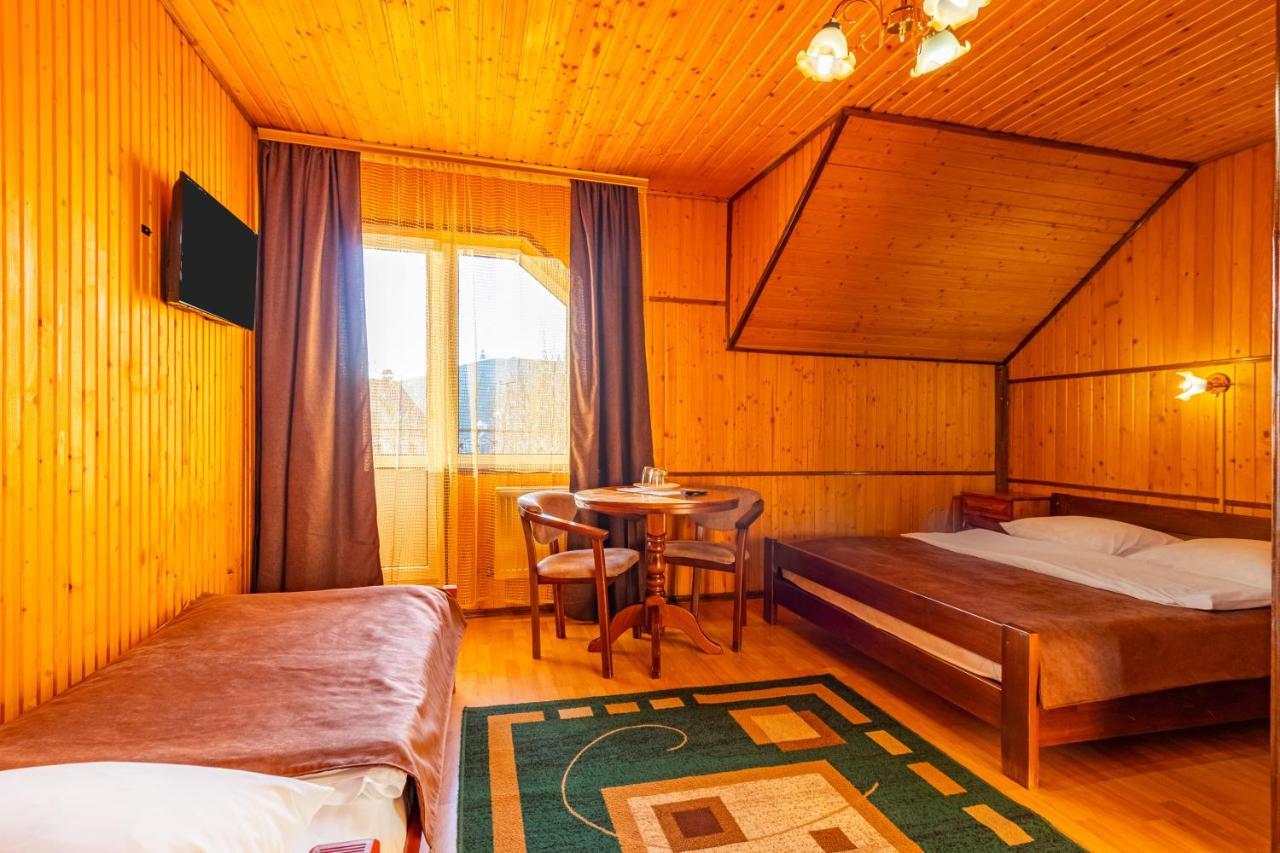 Гуцульська Світлиця Hotel Bukovel Exterior photo