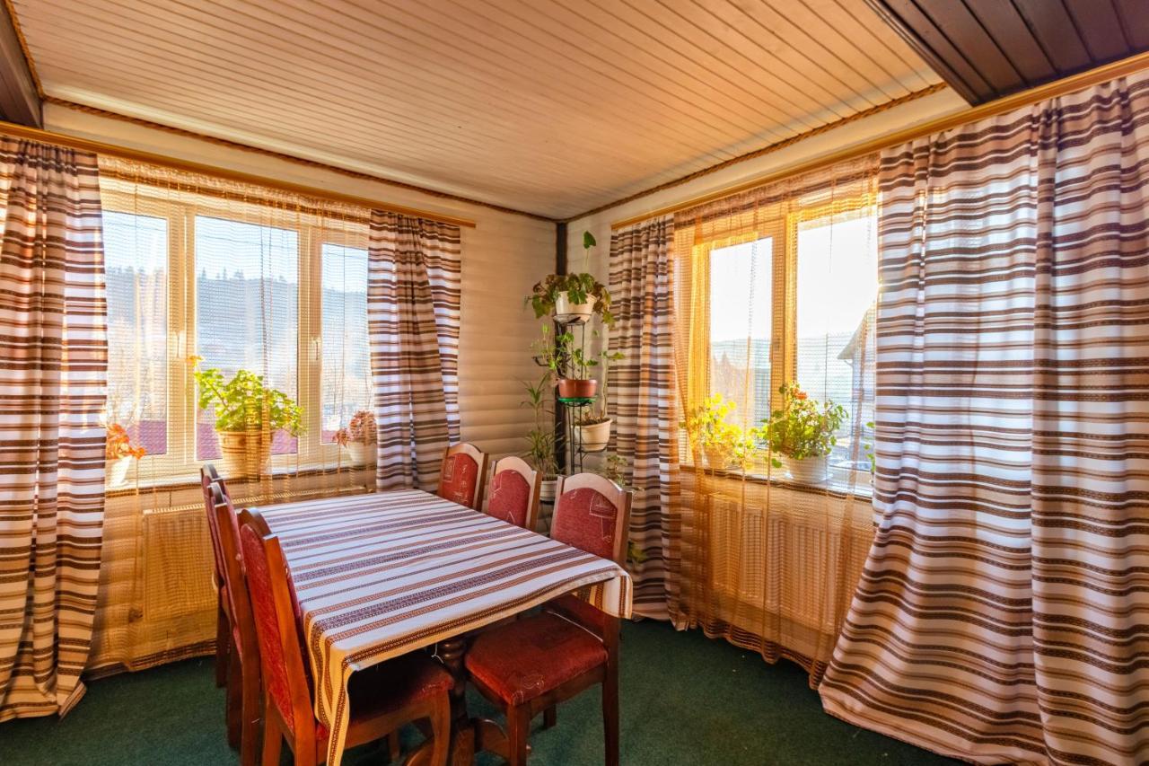 Гуцульська Світлиця Hotel Bukovel Exterior photo